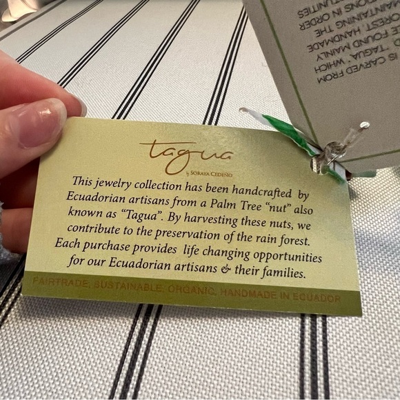 Tagua By Soraya Cedeño Green Dangle Earrings - Picture 3 of 4